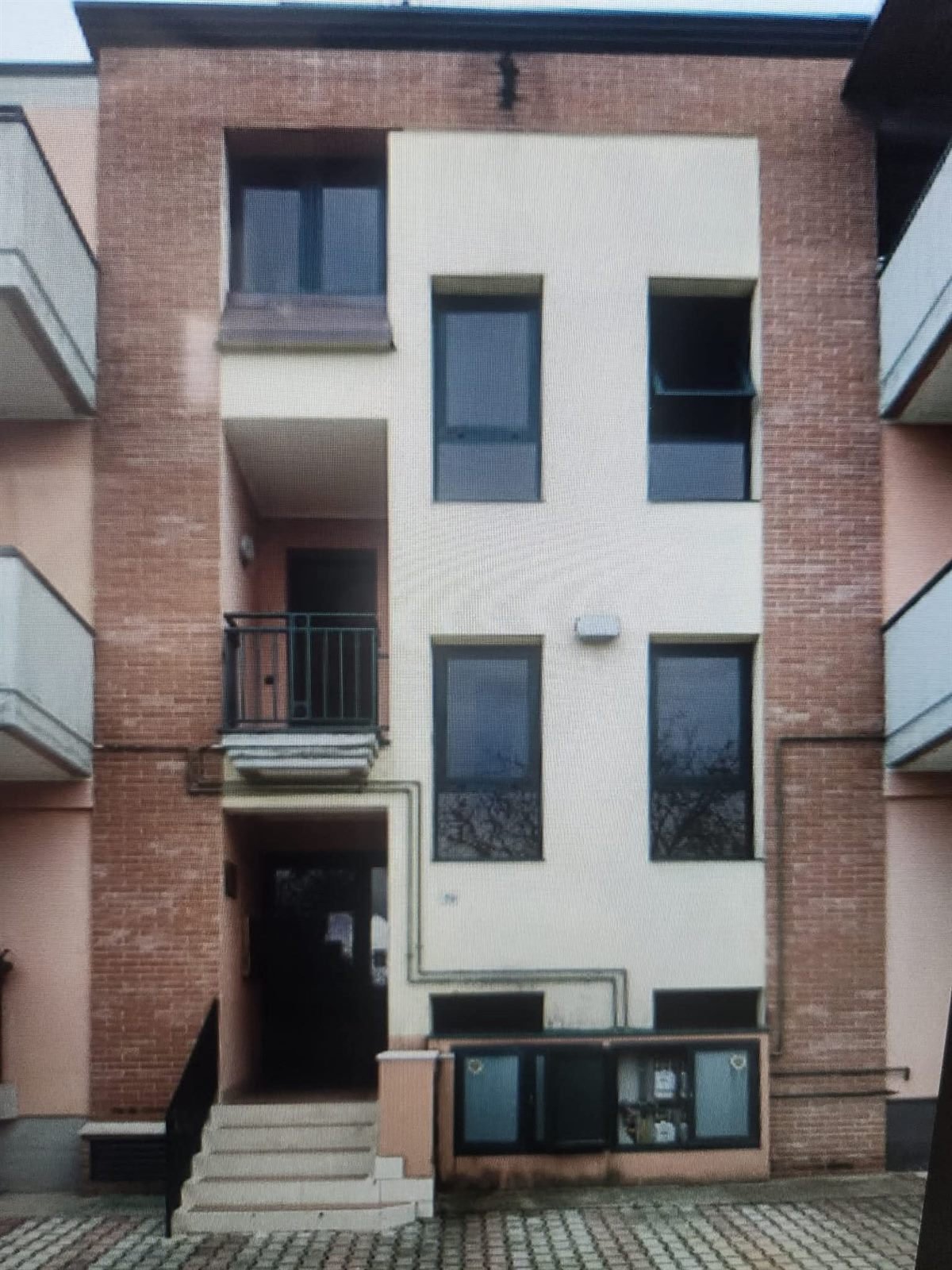 L'edificio dello studio in Via Raffaele Viviani a Maddaloni